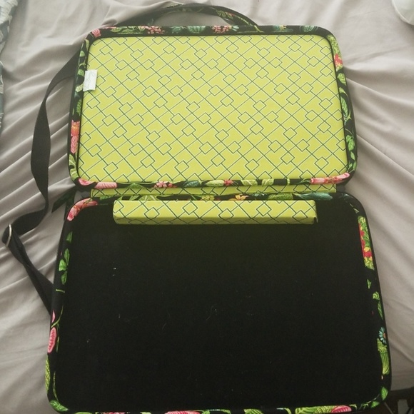 Vera Bradley laptop bag - Picture 2 of 2